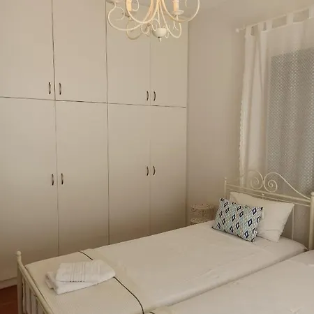 Avra Gaios