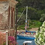 Avra * Gaios