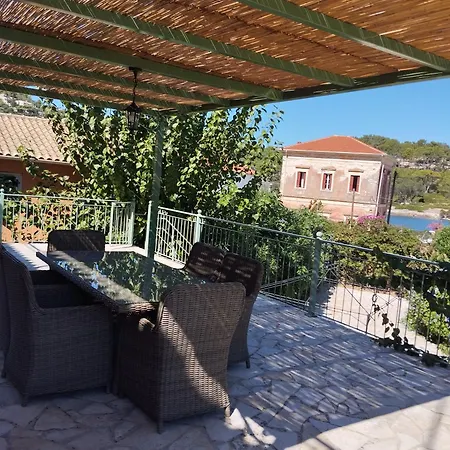 Case de vacanță Avra *