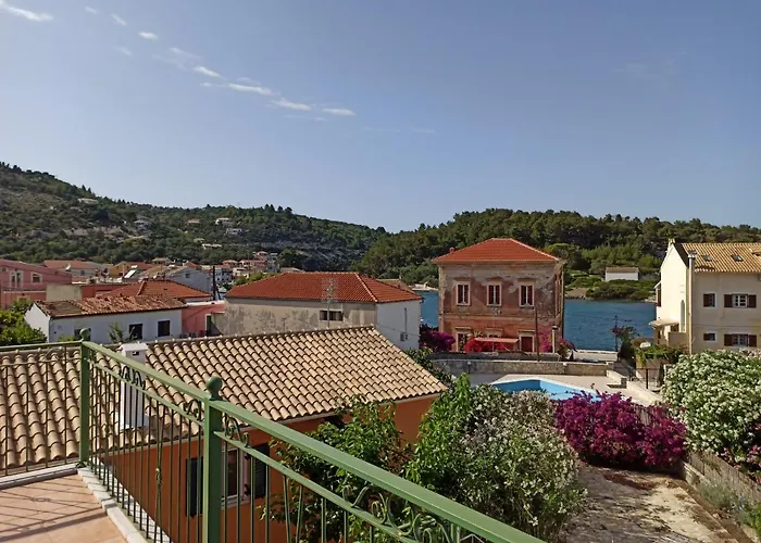 Avra Tatil Evi