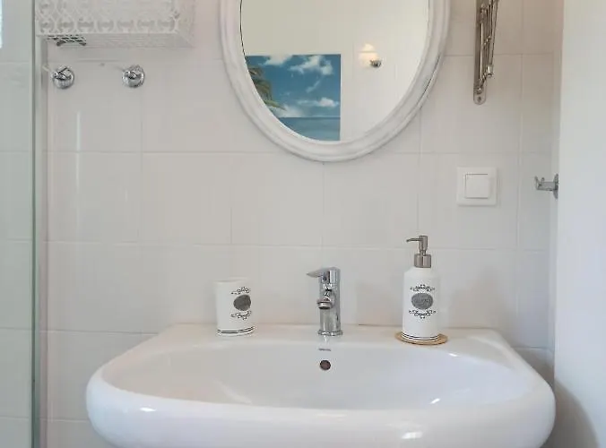 Avra Tatil Evi *