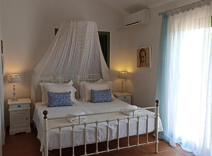Avra Tatil Evi *